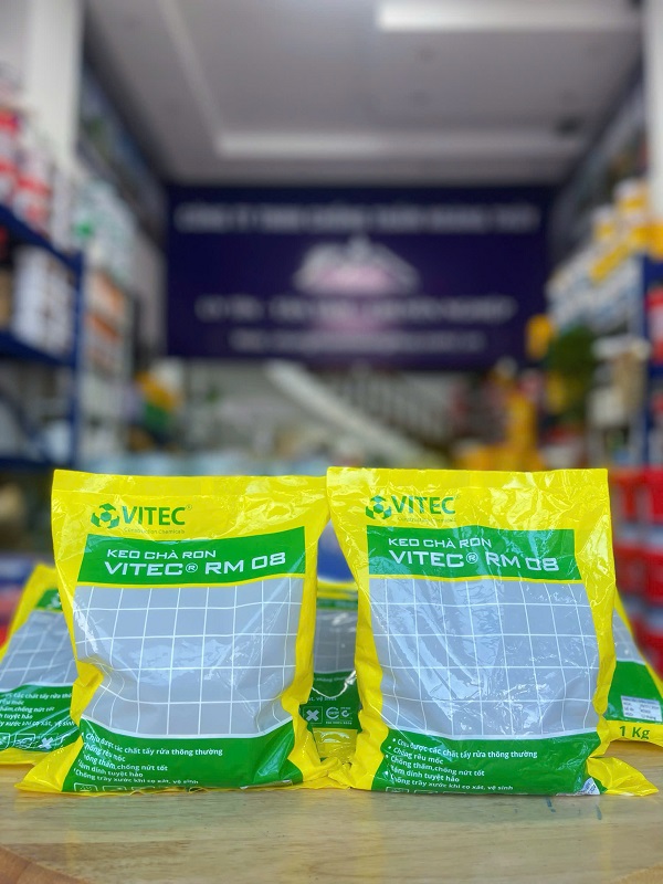 Thi công Vitec RM08 đúng quy trình giúp mạch gạch đạt độ mịn, bền chắc, không thấm nước và không bị đen mạch trong suốt quá trình sử dụng